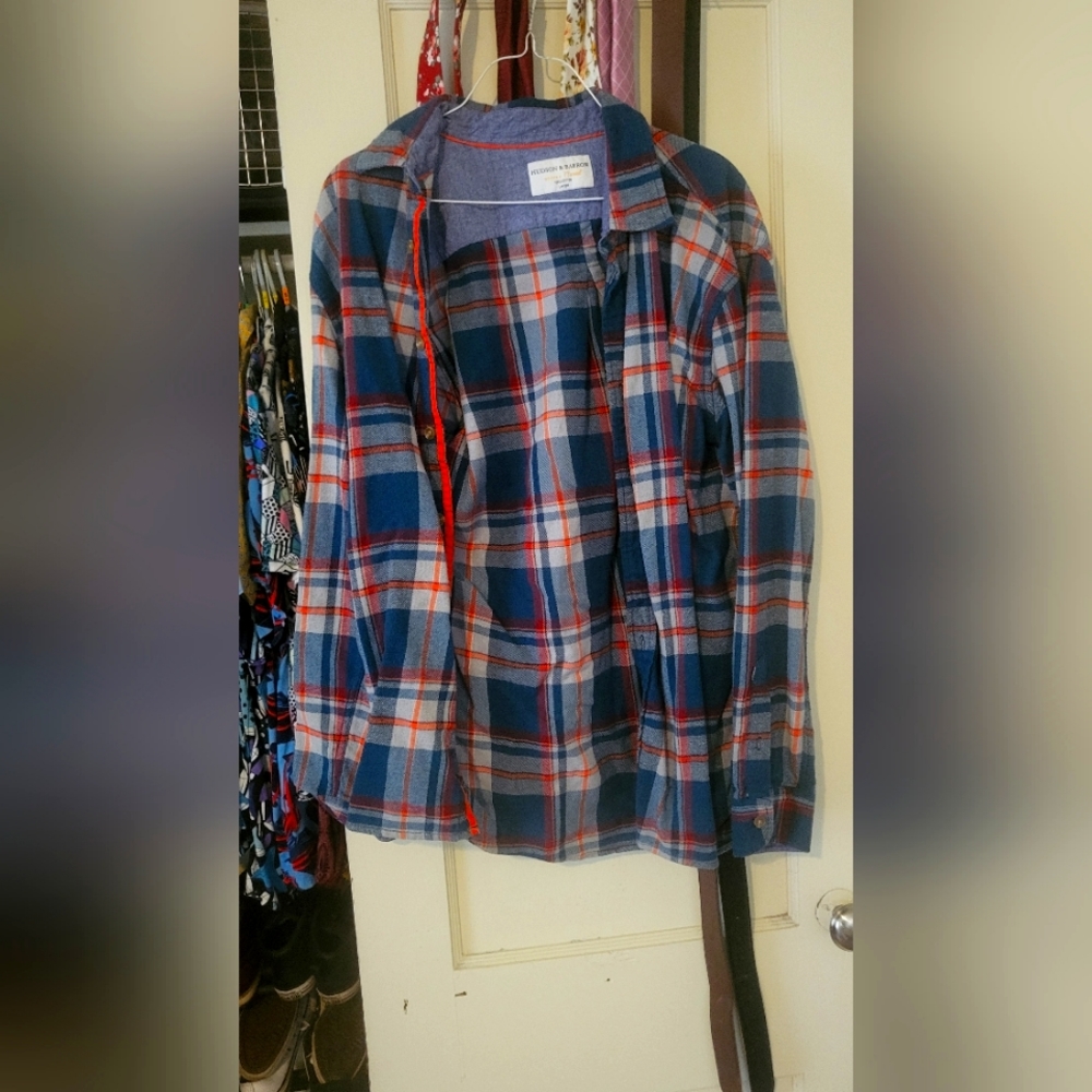 Plaid long sleeve shirt